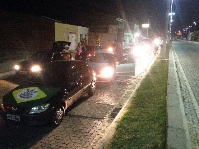 A ruas da cidade foram tomadas por filas de de carros e motos (Foto: Divulgação/Mais FM)