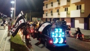 A festa se estendeu pelas ruas da cidade ao longo da noite (Foto: Divulgação/Mais FM)