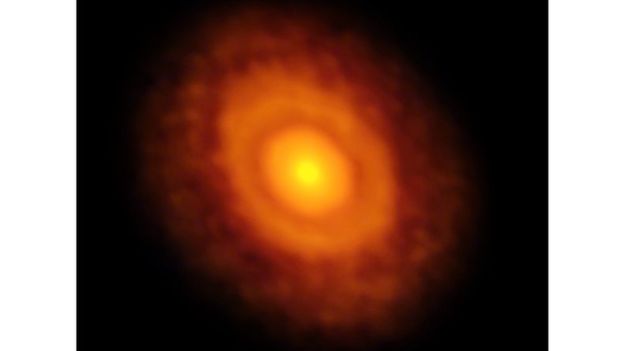 Explosão da estrela V883 Orionis levou ao fenômeno 