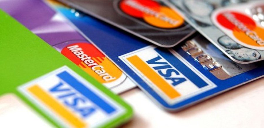 Posible vuelta de impuestos a las compras con tarjeta de crédito en el exterior